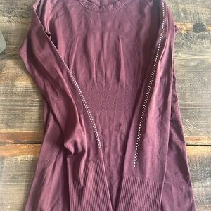 Lululemon swiftly Sz 6 reflective detail